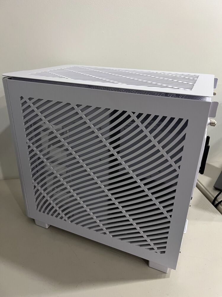 Skytech Elite Gaming PC - AMD Ryzen 7 7700, 3.8GHz, 16GB DDR5, 1TB SSD, RTX4070 Super