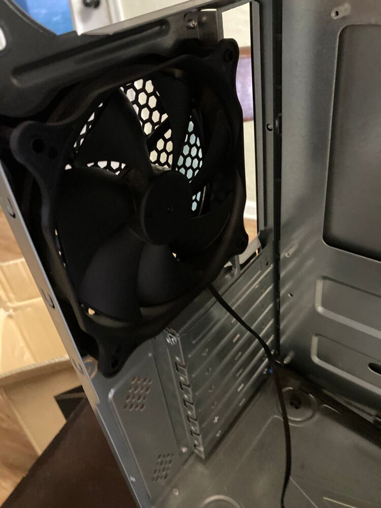 Antec VSK4000E-U3_US Mid Tower ATX PC Case - Black