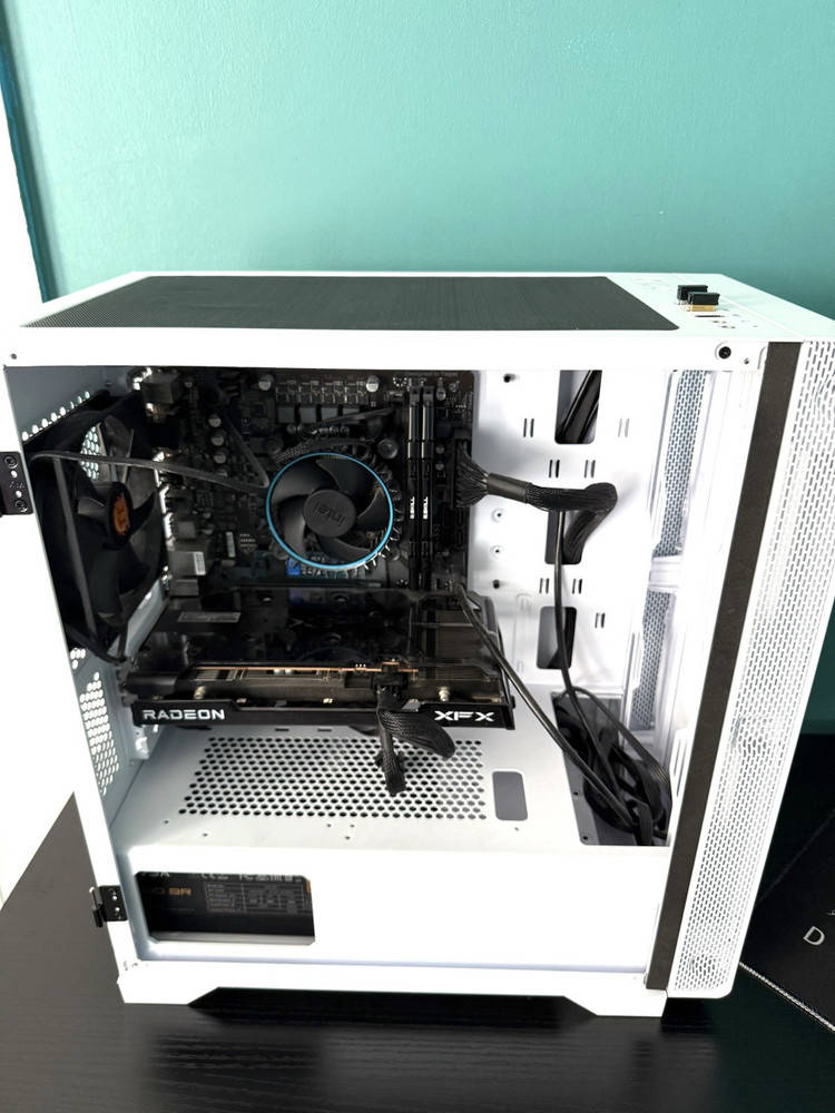 Powerhouse Gaming Rig - Intel Core i5 12400, AMD RX 6600
