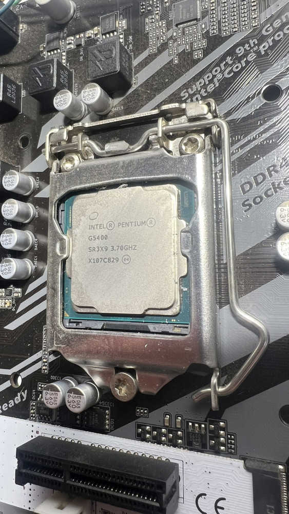 GIGABYTE B365 HD3 Intel Motherboard Bundle with CPU, Cooler, and NGFF