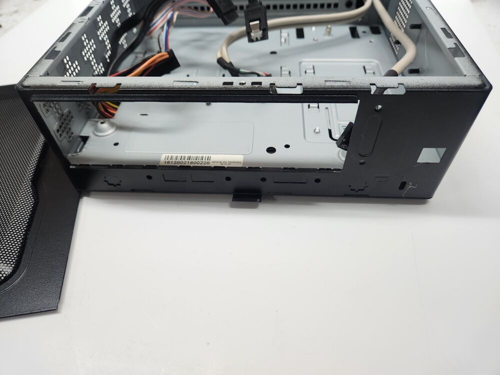 In-Win BQ656E Mesh Side Mini-ITX Gaming Case - Compact & Aerodynamic Design