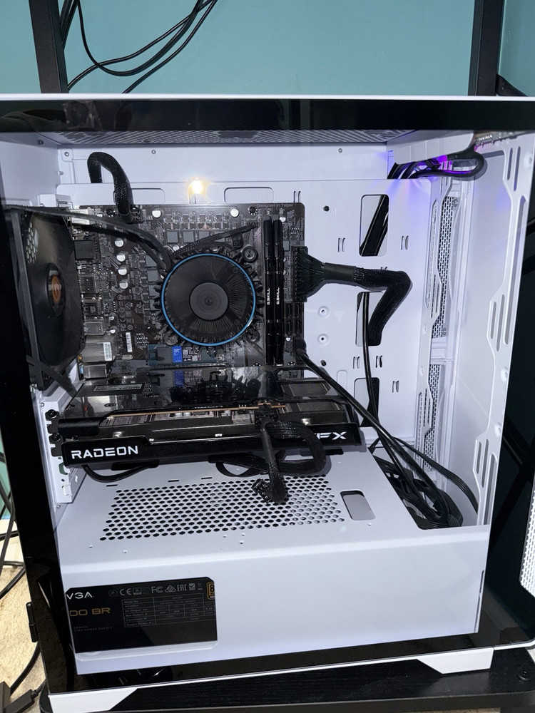Powerhouse Gaming Rig - Intel Core i5 12400, AMD RX 6600