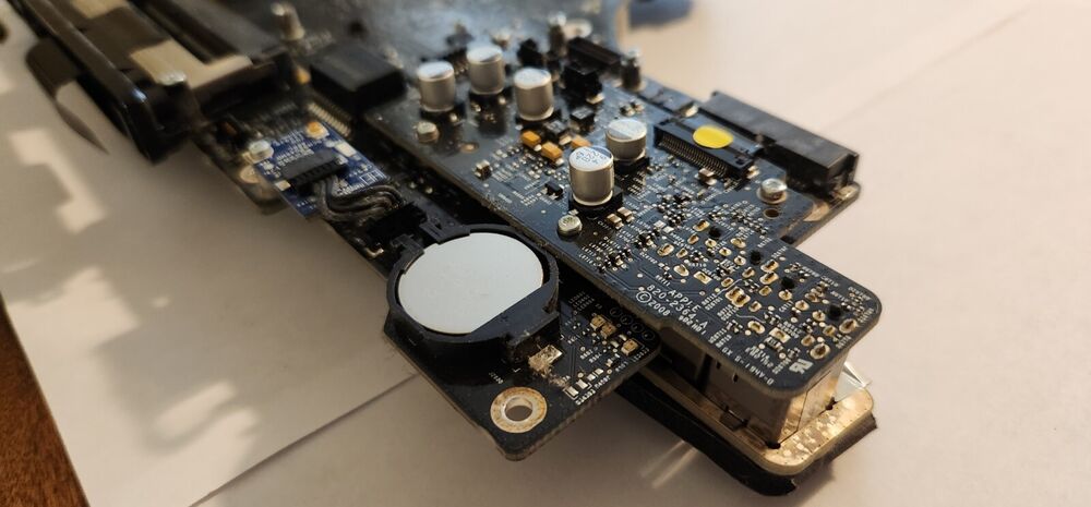 Apple iMac A1224 Logic Board with CPU, IO Panel, Heatsink