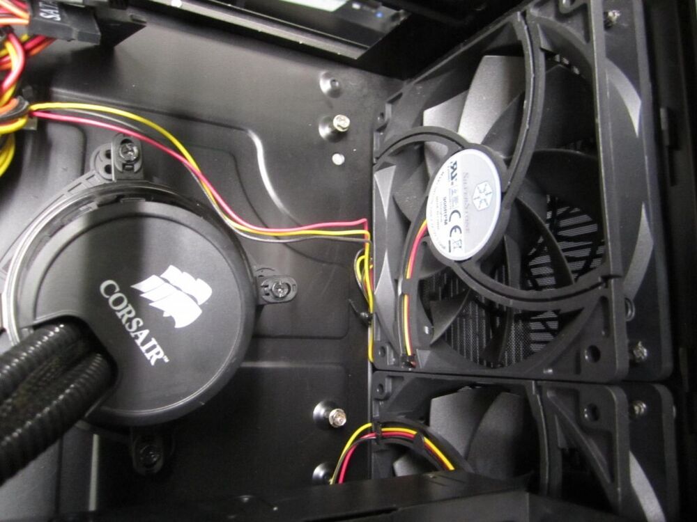 Silverstone GD10 Black HTPC Case with 550W PSU - Elegant Home Theater Powerhouse