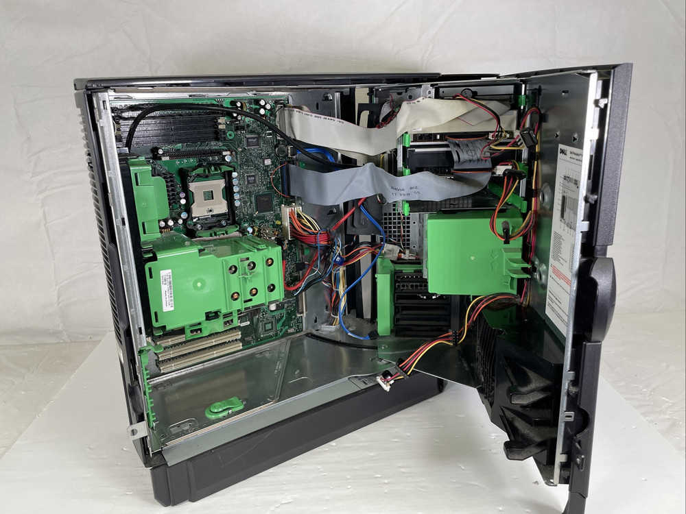 Dell Precision 670 Workstation PC - Xeon Dual 3.00GHz, 1GB RAM, No HDD