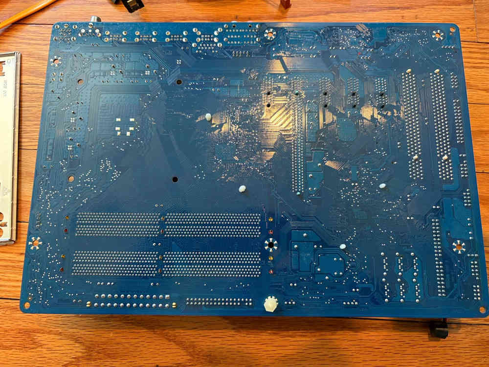Gigabyte GA-EP45-DS3L ATX Motherboard Bundle with Intel E8400 CPU, 8GB DDR2 RAM, and Cooler