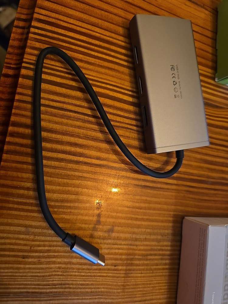 8-in-1 USB-C Hub with Multi-Display and Peripheral Connectivity