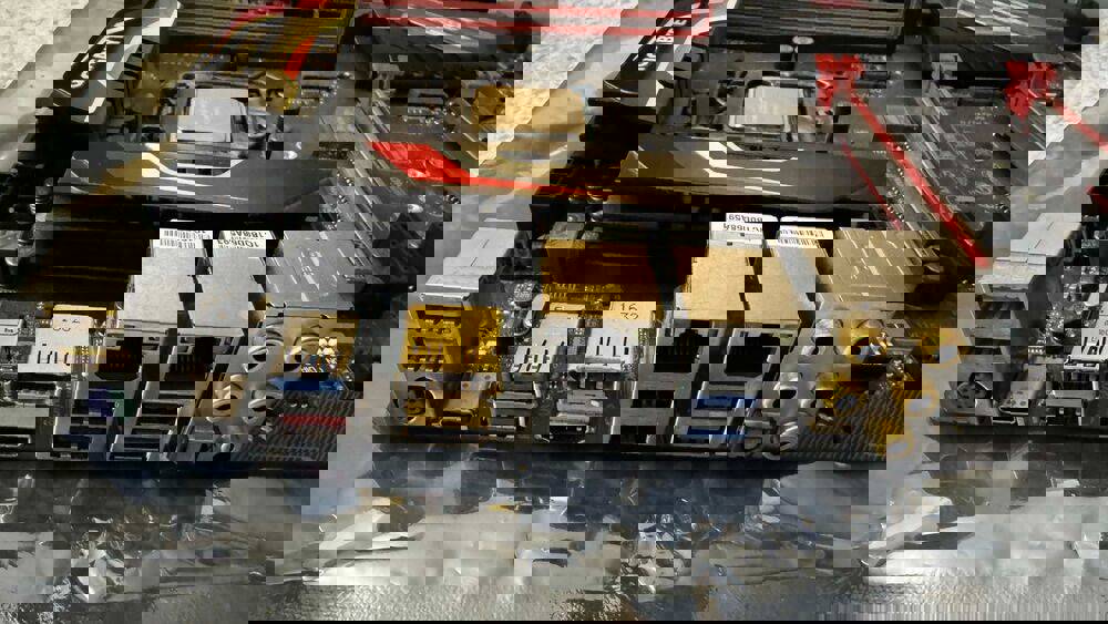 GIGABYTE GA-Z170X-GAMING 5 Motherboard with Intel G3900 CPU Bundle