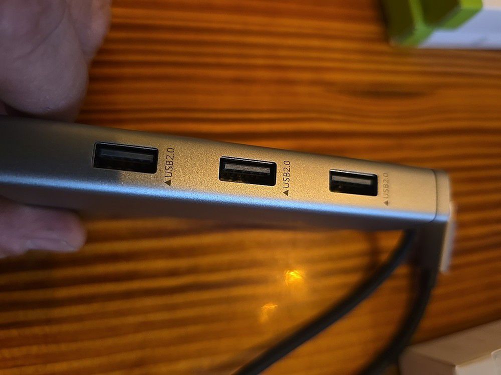 8-in-1 USB-C Hub with Multi-Display and Peripheral Connectivity