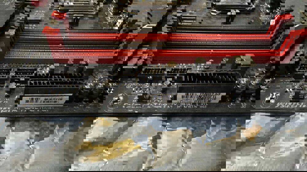 GIGABYTE GA-Z170X-GAMING 5 Motherboard with Intel G3900 CPU Bundle