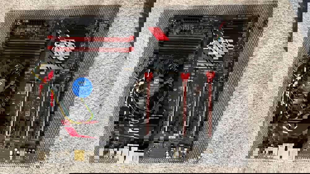GIGABYTE GA-Z170X-GAMING 5 Motherboard with Intel G3900 CPU Bundle