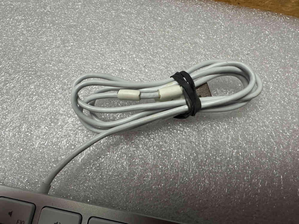 Apple Wired Aluminum Keyboard A1243 - Enhanced Typing with Numeric Keypad