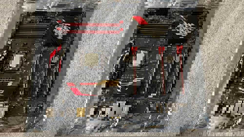 GIGABYTE GA-Z170X-GAMING 5 Motherboard with Intel G3900 CPU Bundle