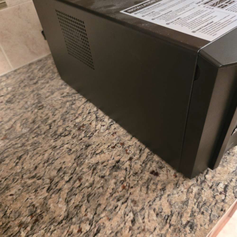APC Smart-UPS SMT1500 8 Outlet UPS - No Battery, Surge Protection