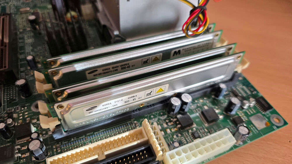 Intel D850GB Motherboard with Pentium 4 and 384MB RDRAM - Enhanced Performance
