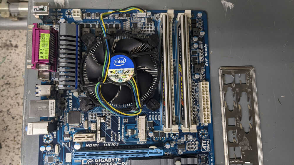 Gigabyte GA-Z68AP-D3 ATX Motherboard with i5-2400 CPU and 4GB RAM - High-Performance Computing Solution