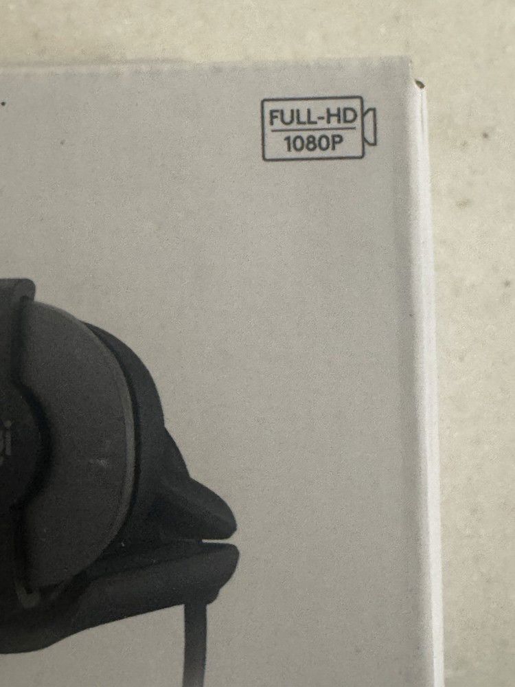 Logitech Brio 100 Webcam - High-Definition Video Calling
