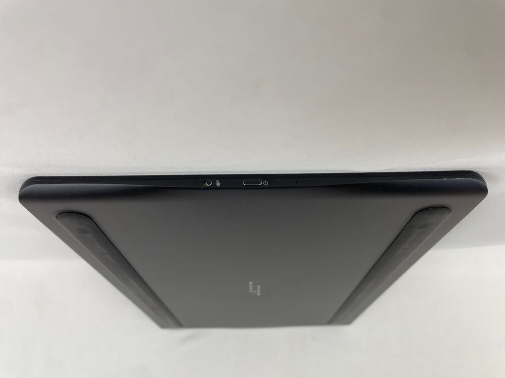 Wacom Intuos Pro PTH-660 - Professional Graphic Tablet for Artists