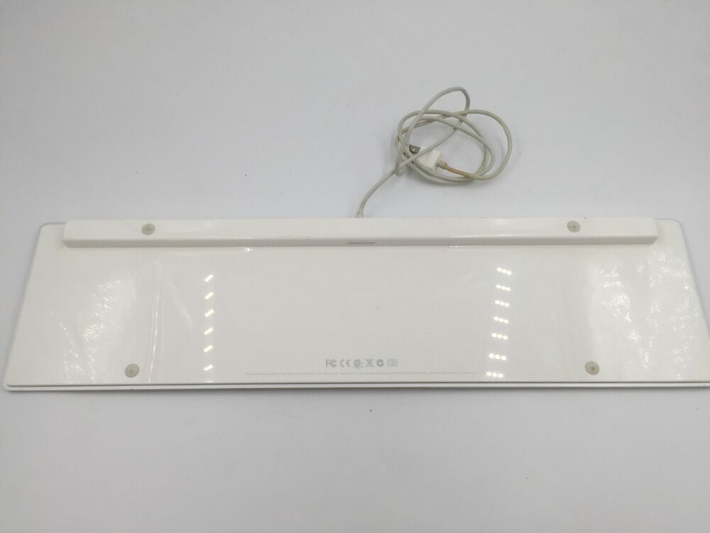 Apple A1243 Wired Mac Keyboard with Numeric Keypad - White