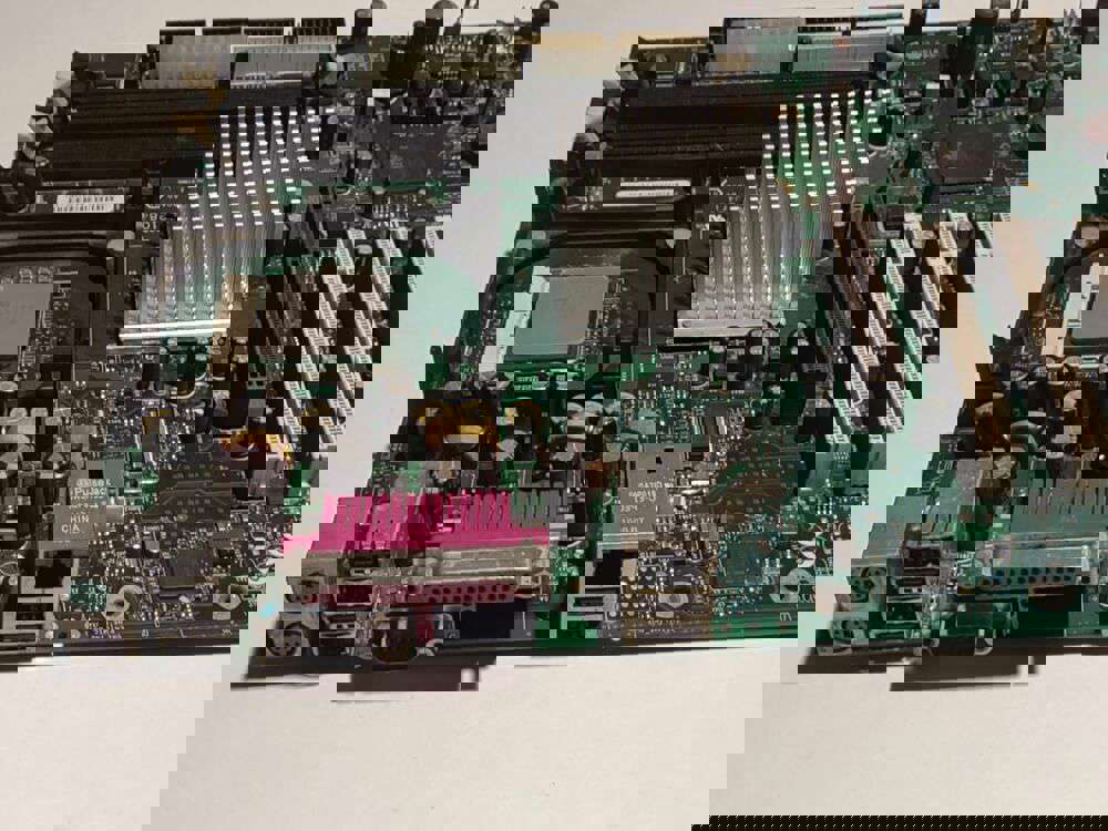Intel 875PBZ Motherboard for Enhanced Vintage Gaming Performance