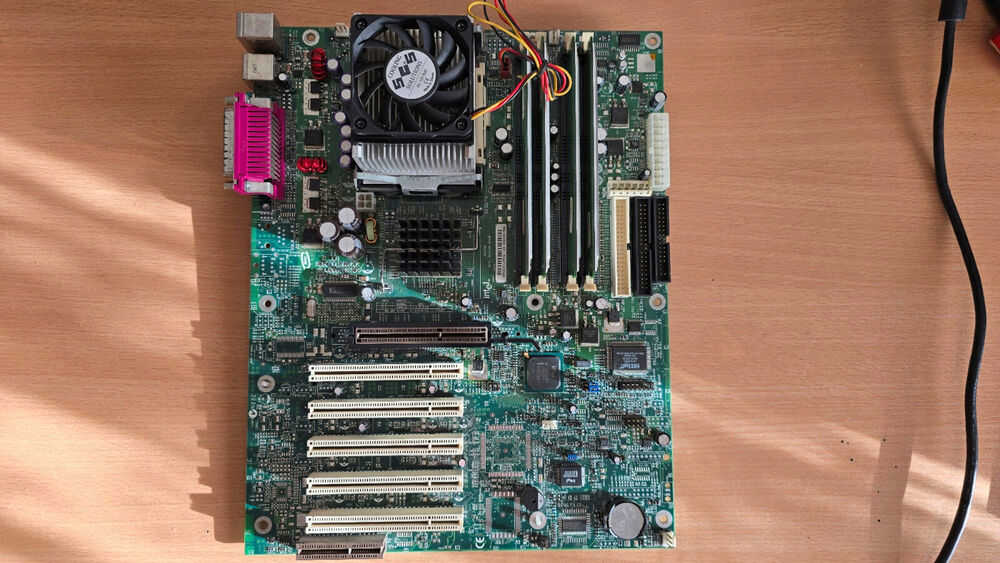 Intel D850GB Motherboard with Pentium 4 and 384MB RDRAM - Enhanced Performance