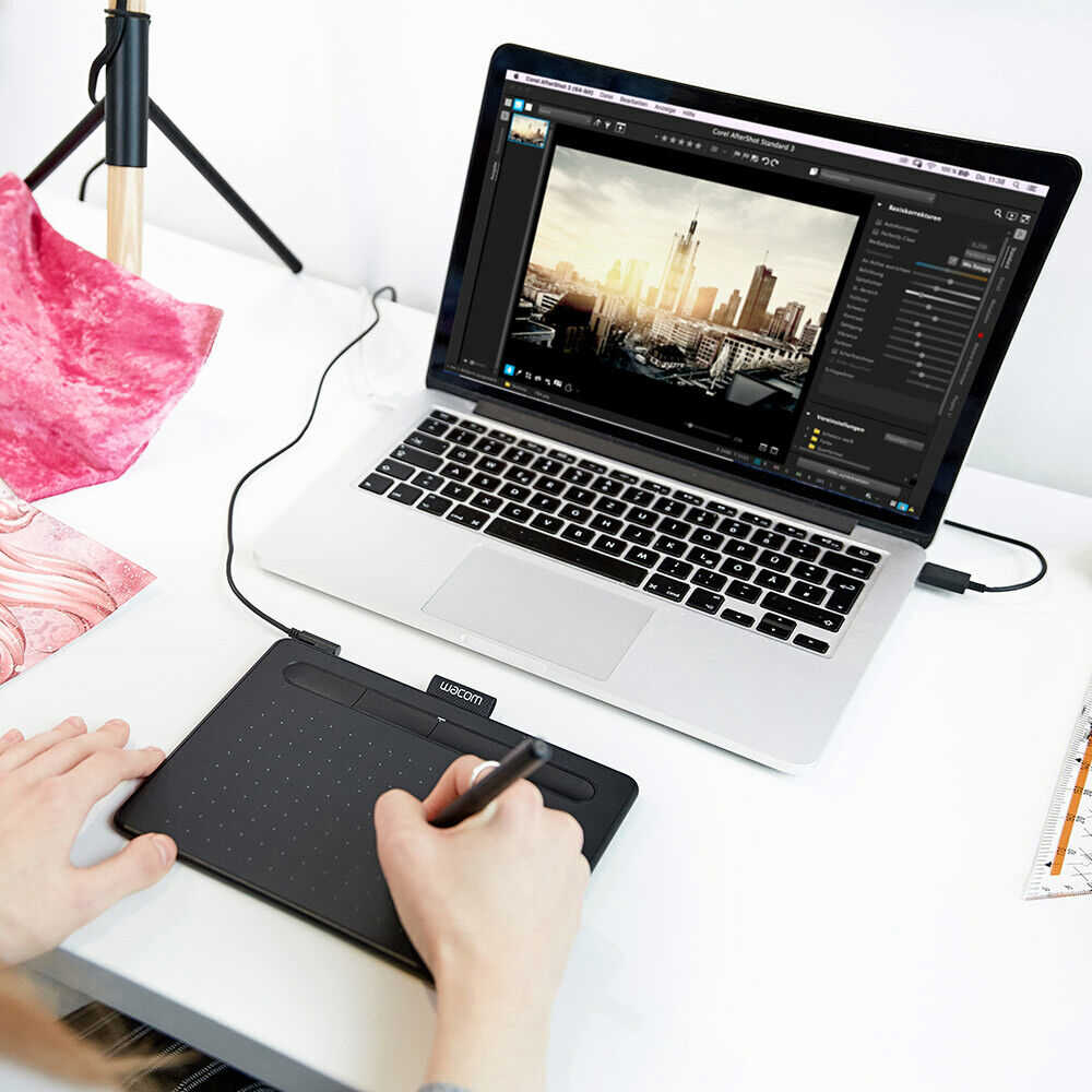 Wacom Intuos Small Digital Graphics Drawing Tablet - Certified Refurbished