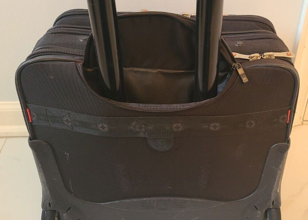 Swiss Gear Wenger Large Rolling Laptop Business Briefcase