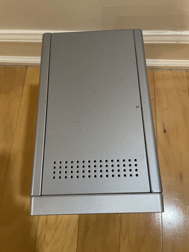 Netgear ReadyNAS RND4410 v3 Bay Desktop Network Storage with Drive Trays