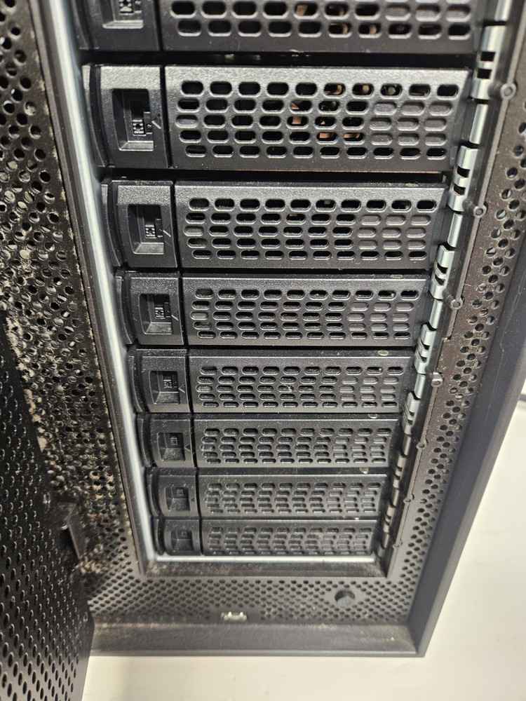 ReadyNAS Advanced 8 Bay Network Storage with 48TB Total Capacity