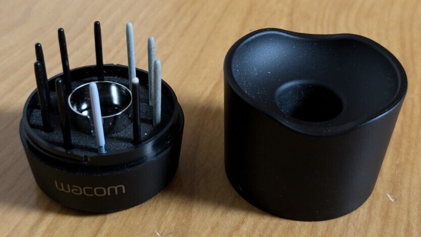 Wacom PTH-651 Intuos Pro Medium Creative Pen & Touch Tablet