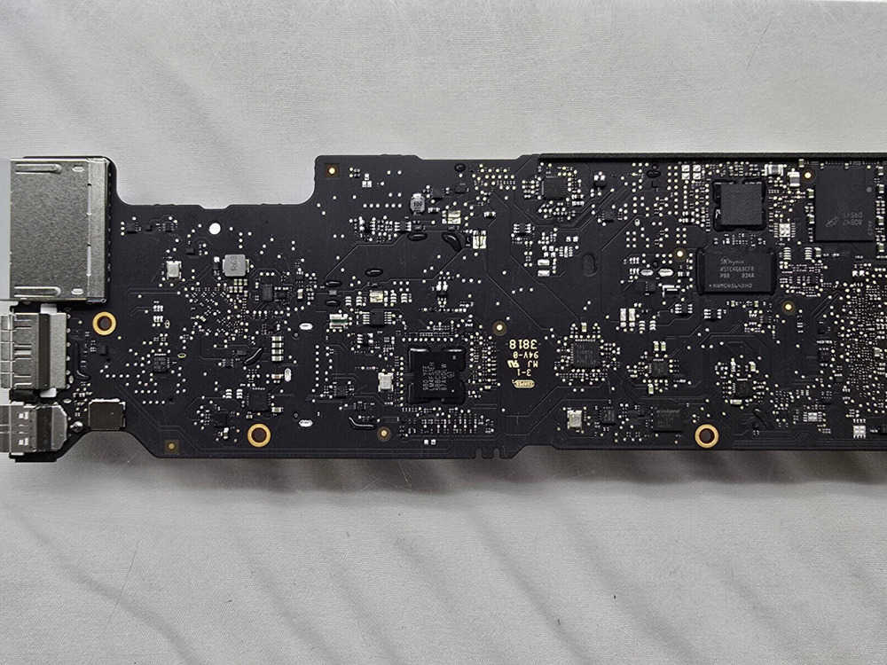 2015 MacBook Air 13 A1466 Logic Board with i7 Processor