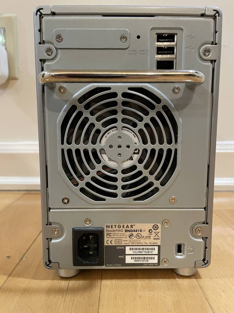 Netgear ReadyNAS RND4410 v3 Bay Desktop Network Storage with Drive Trays