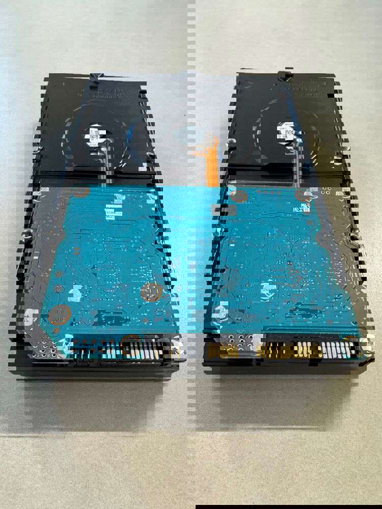 Lot of 4 Toshiba MK1001TRKB 1TB SAS Server Hard Drives