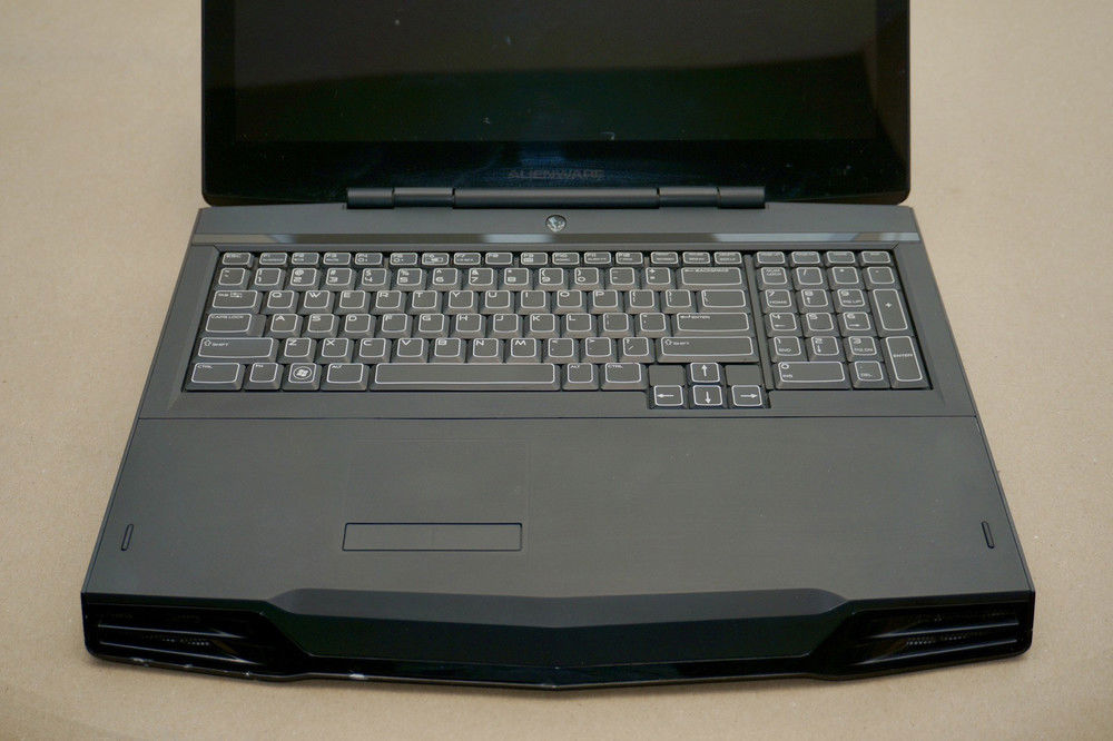 Alienware M17x R1 Gaming Laptop with GTX 280M SLI and 256GB SSD