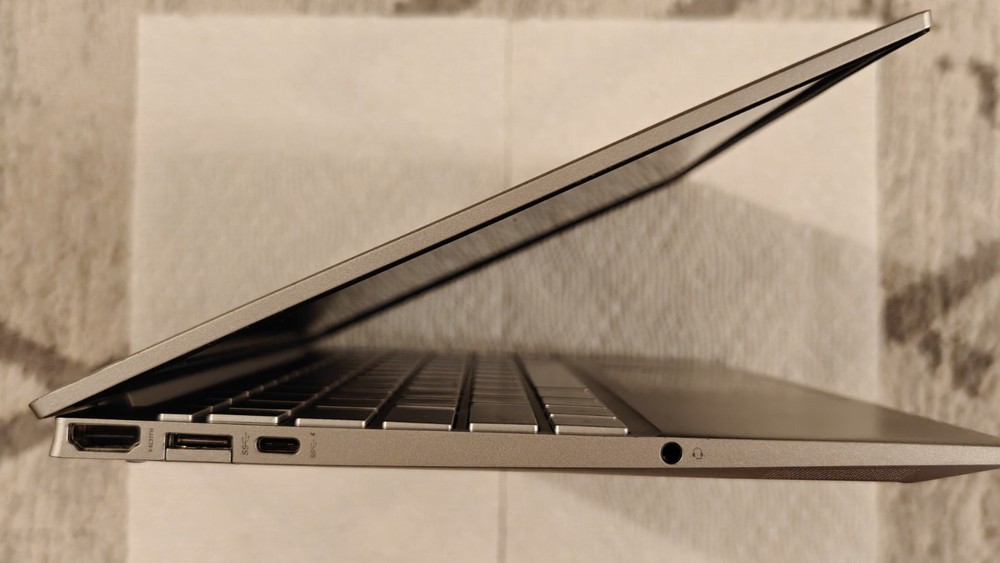 HP Pavilion Aero 13-be0097nr Laptop with Ryzen 7 5800U, 16GB RAM, 512GB SSD