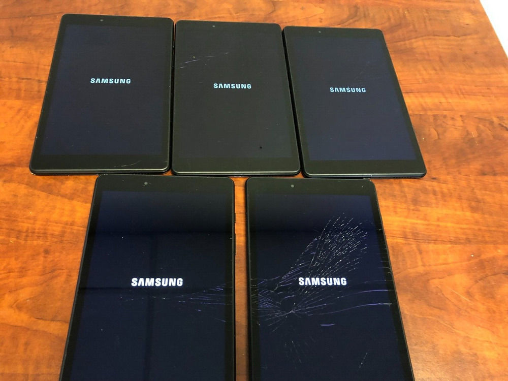 Lot of 5 Samsung Galaxy Tab A SM-T290 (2019) 32GB, Wi-Fi, 8in with Cracked Glass