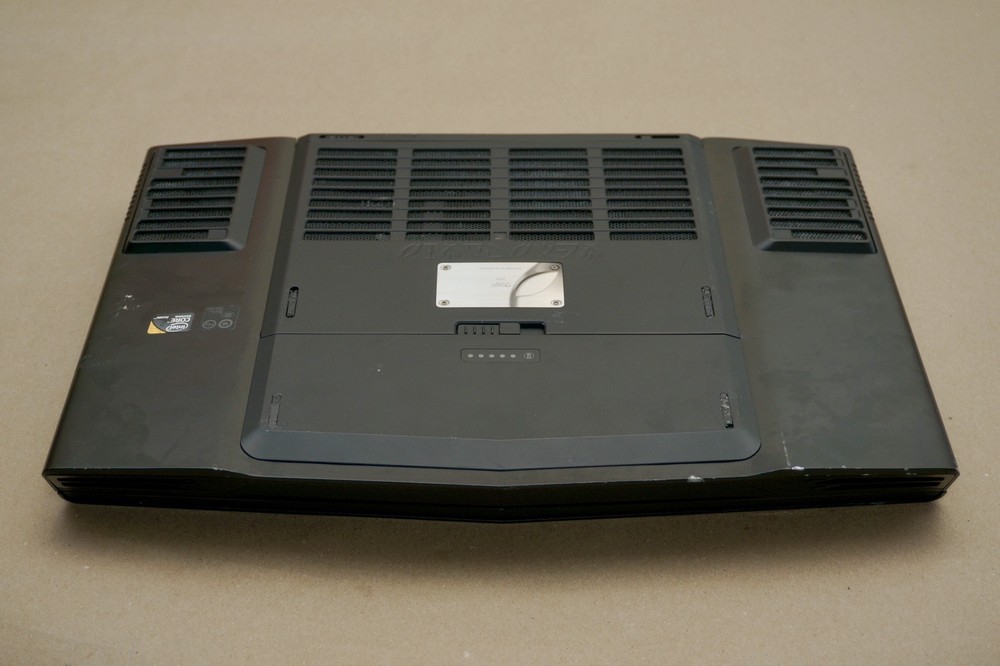 Alienware M17x R1 Gaming Laptop with GTX 280M SLI and 256GB SSD
