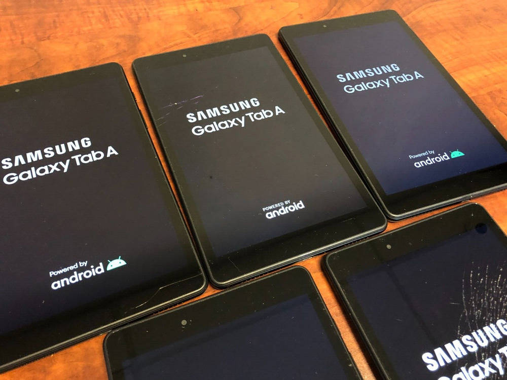 Lot of 5 Samsung Galaxy Tab A SM-T290 (2019) 32GB, Wi-Fi, 8in with Cracked Glass