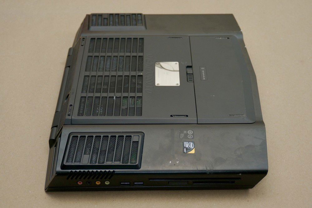 Alienware M17x R1 Gaming Laptop with GTX 280M SLI and 256GB SSD
