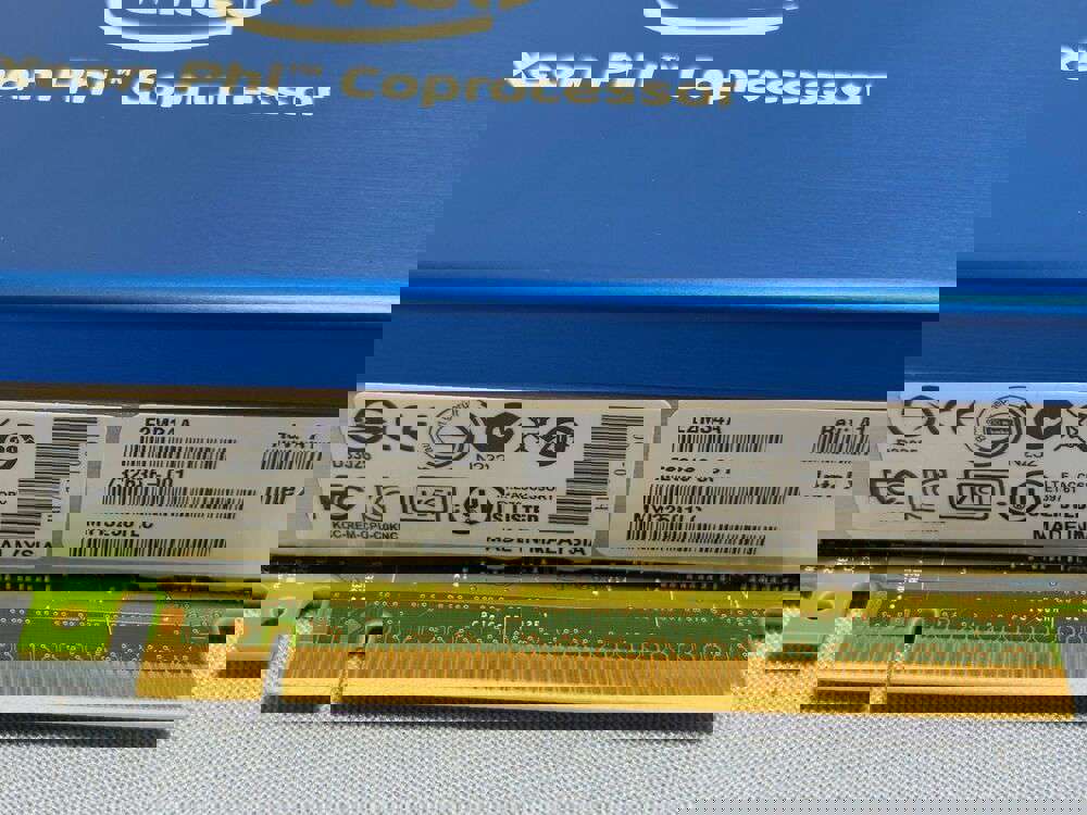 Intel Xeon Phi Coprocessor 7120P E2M34A 732636-001 666921-001 - Lot of 2