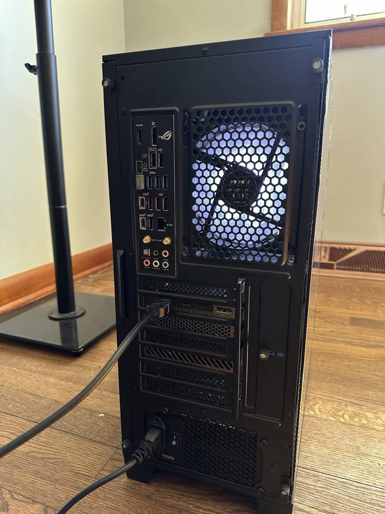 High-Performance Overclockable Gaming PC with RTX 3080 and i7-12700k