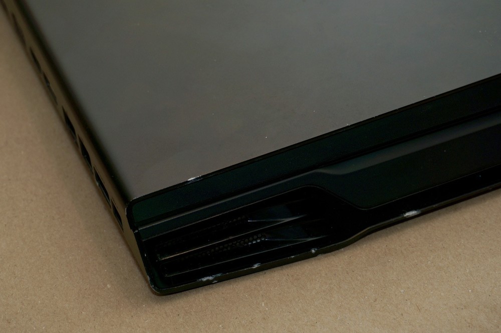 Alienware M17x R1 Gaming Laptop with GTX 280M SLI and 256GB SSD