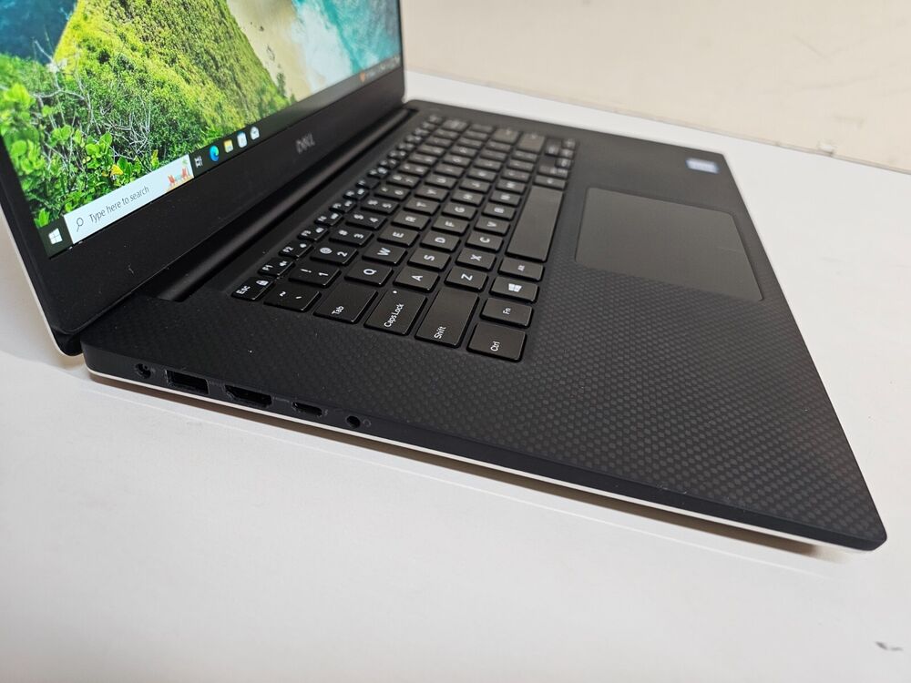 Dell Precision 5540 Laptop - High Performance with 2.6 GHz i7-9850H, 32GB RAM, 512GB SSD