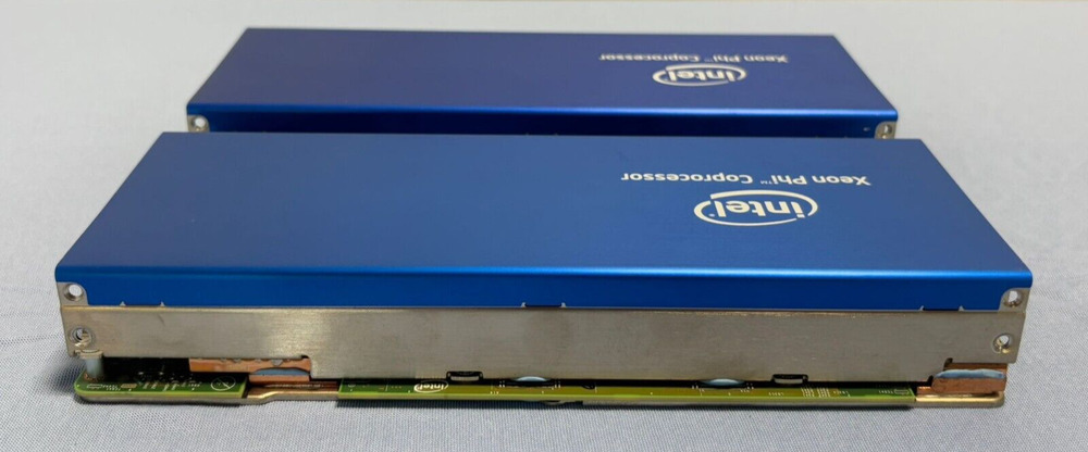 Intel Xeon Phi Coprocessor 7120P E2M34A 732636-001 666921-001 - Lot of 2