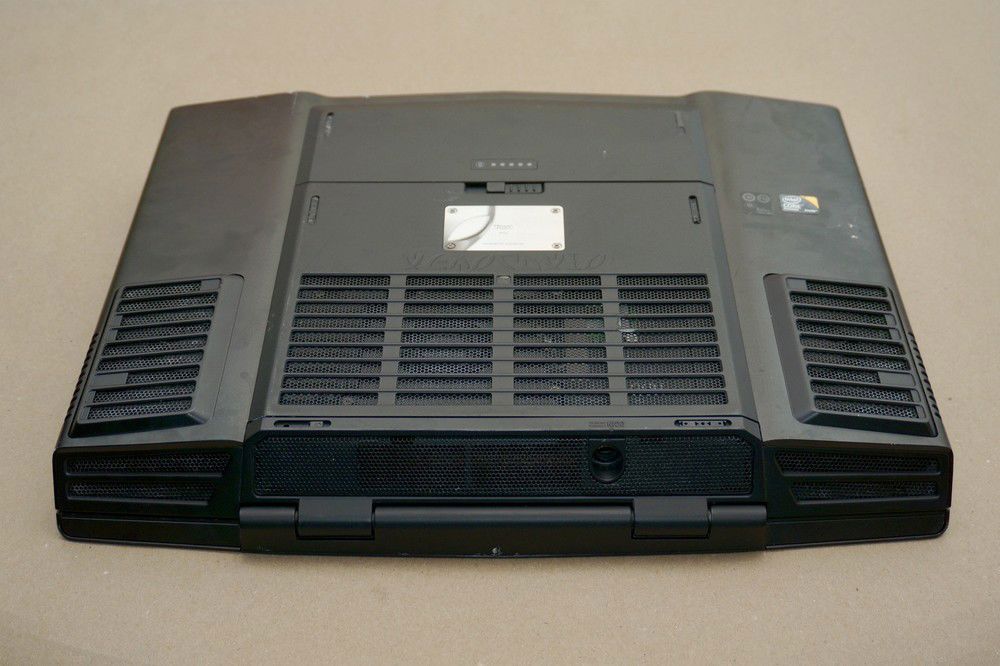 Alienware M17x R1 Gaming Laptop with GTX 280M SLI and 256GB SSD