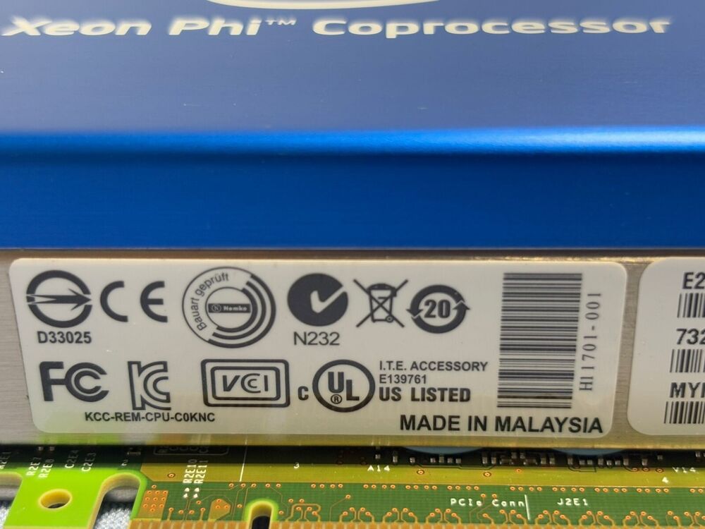 Intel Xeon Phi Coprocessor 7120P E2M34A 732636-001 666921-001 - Lot of 2