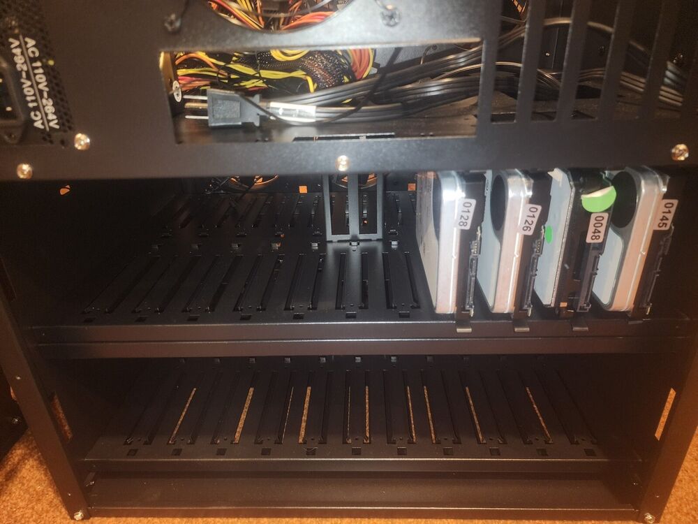 Chia Harvester JBOD Kit - High-Capacity Storage Solution for 44x 3.5" HDDs