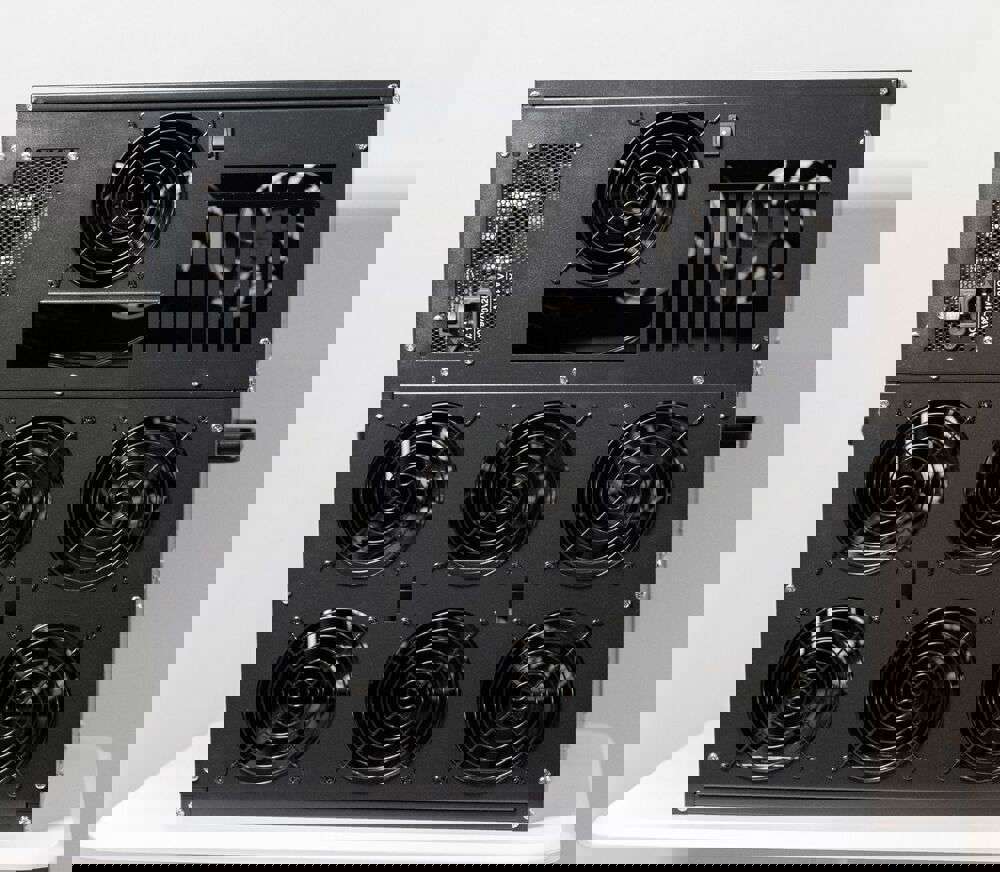 Chia Harvester JBOD Kit - High-Capacity Storage Solution for 44x 3.5" HDDs