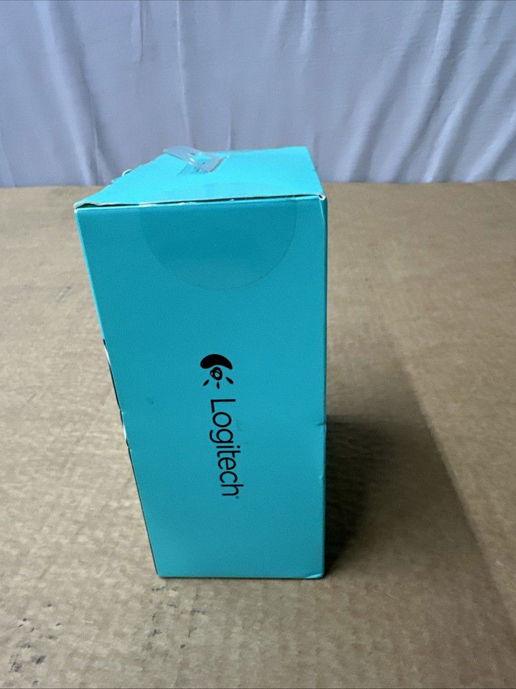 Logitech 960-001070 Pro Ultra Wide Angle HD Webcam - Black Edition