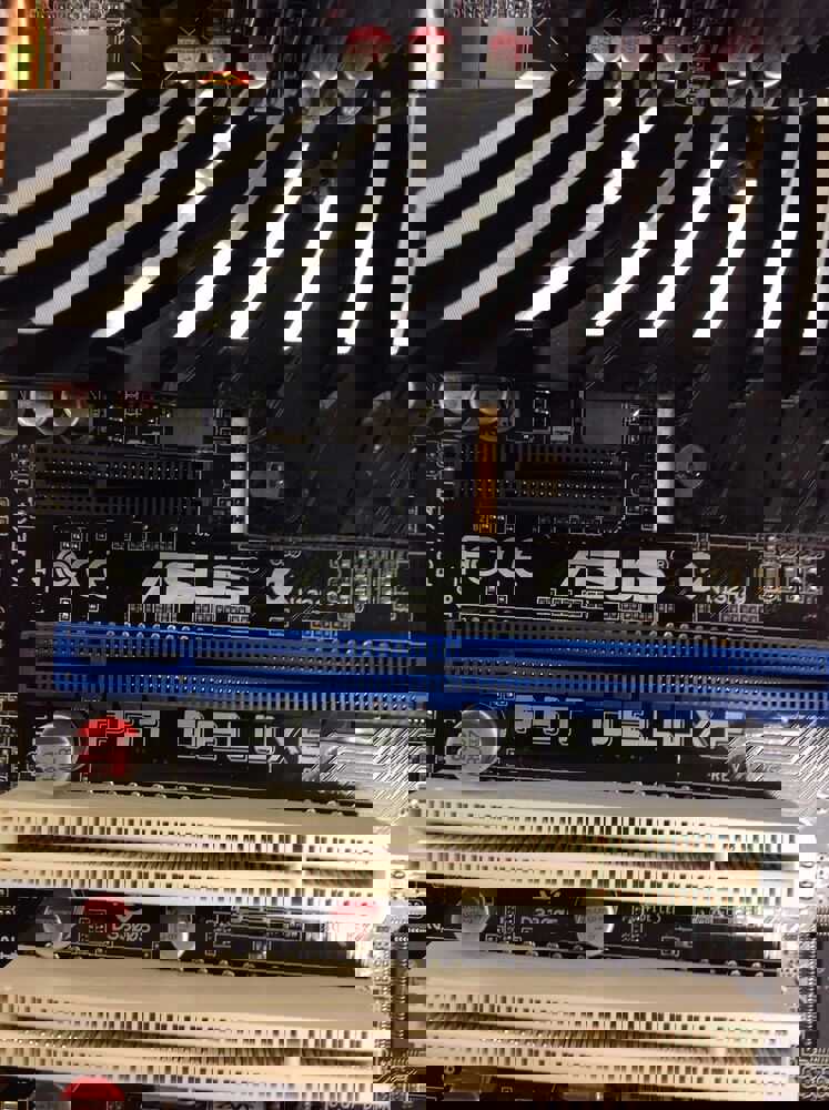 ASUS P6T Deluxe Motherboard with Enhanced Heatsink